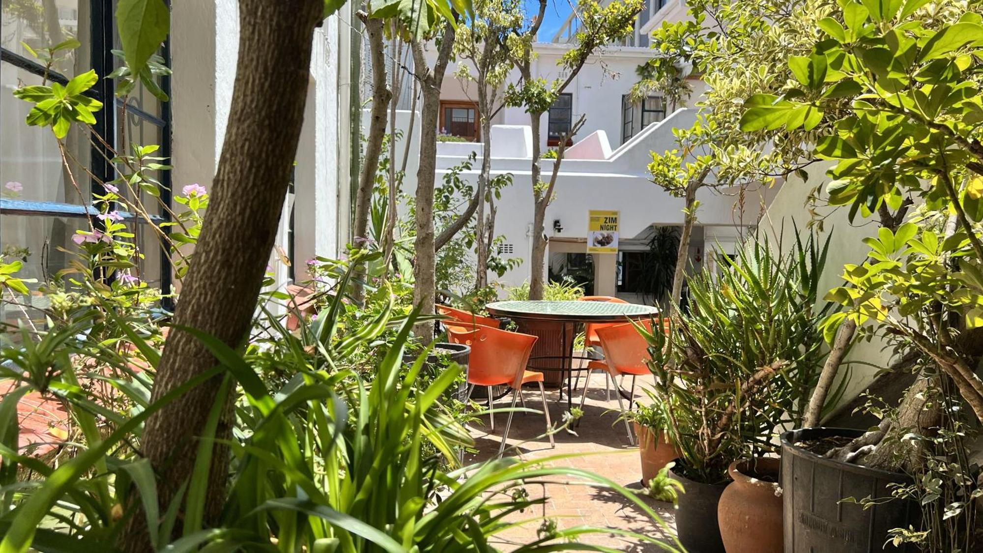 Long Street Backpackers (Adults Only) Hostel Кейптаун Екстериор снимка
