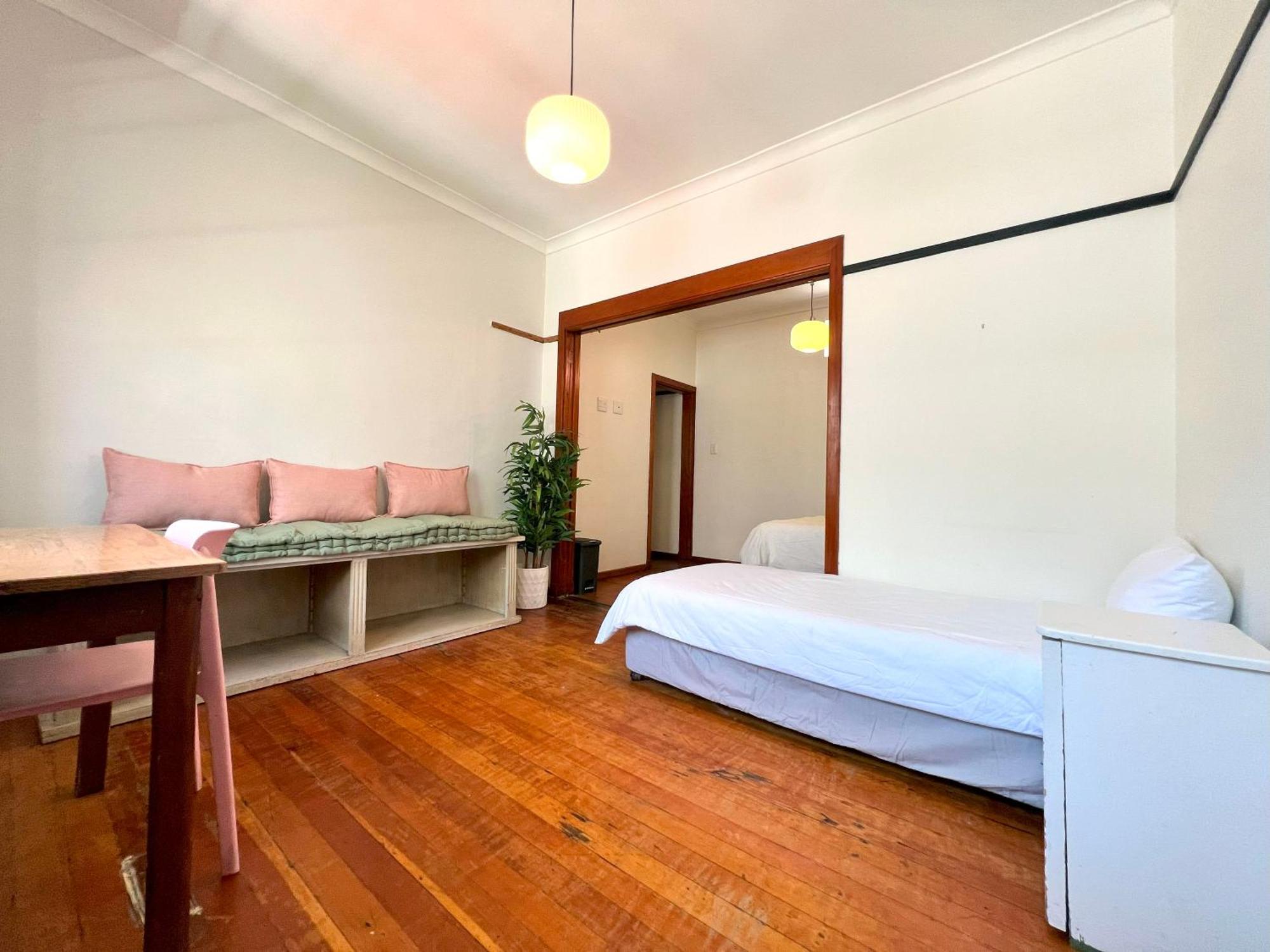 Long Street Backpackers (Adults Only) Hostel Кейптаун Екстериор снимка