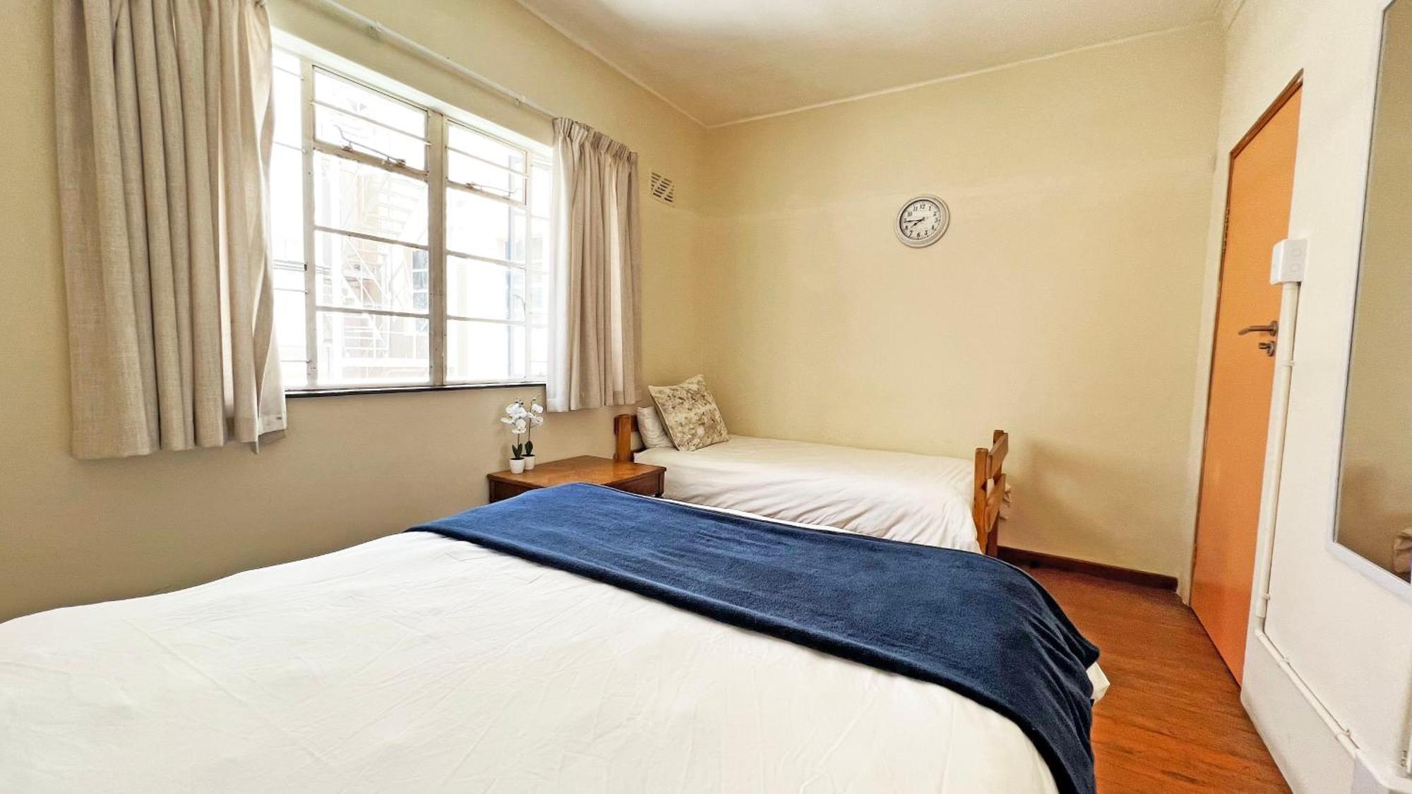 Long Street Backpackers (Adults Only) Hostel Кейптаун Екстериор снимка