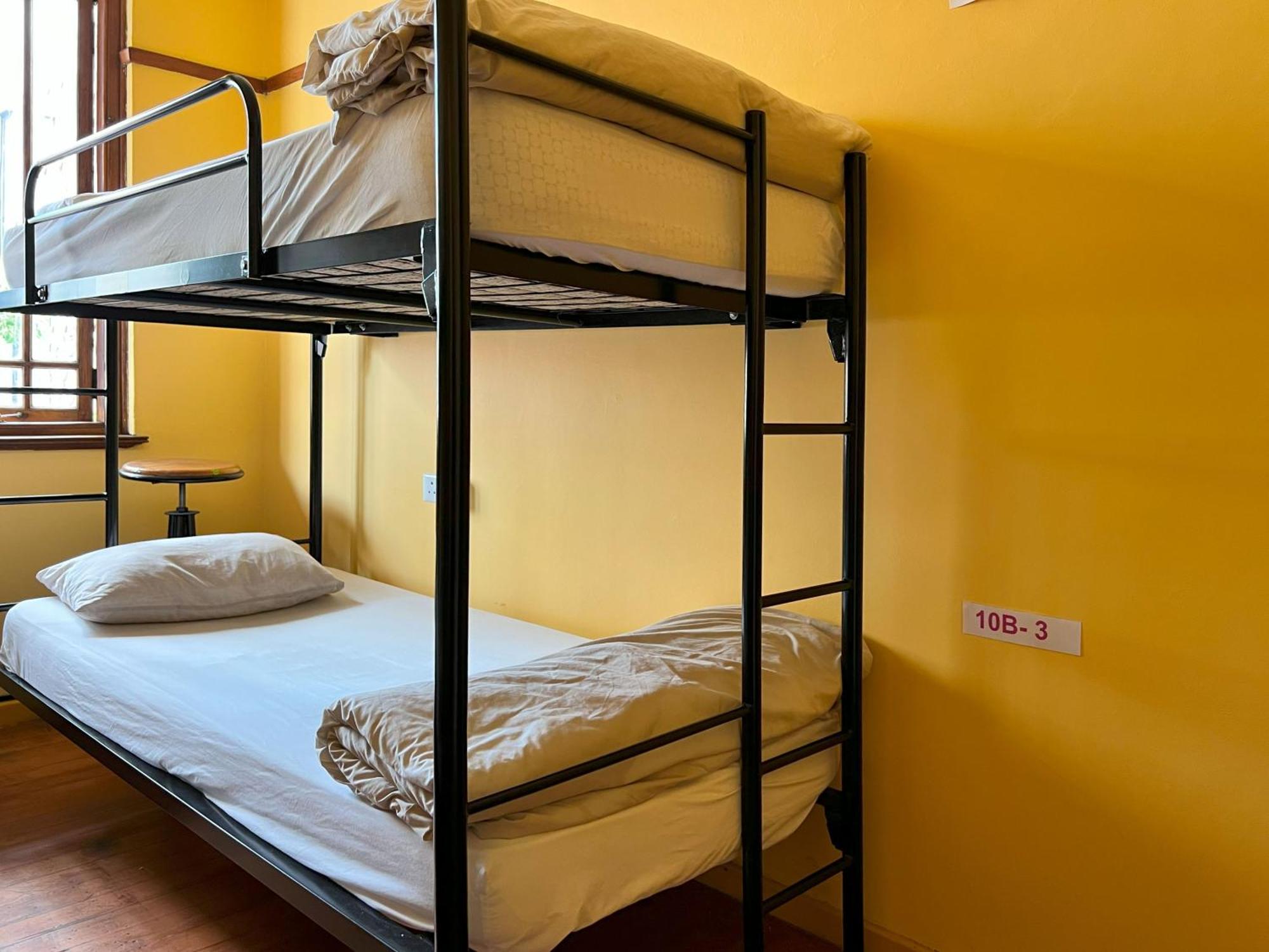 Long Street Backpackers (Adults Only) Hostel Кейптаун Стая снимка