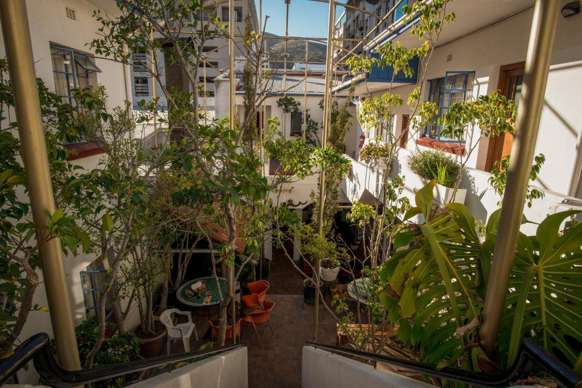 Long Street Backpackers (Adults Only) Hostel Кейптаун Екстериор снимка